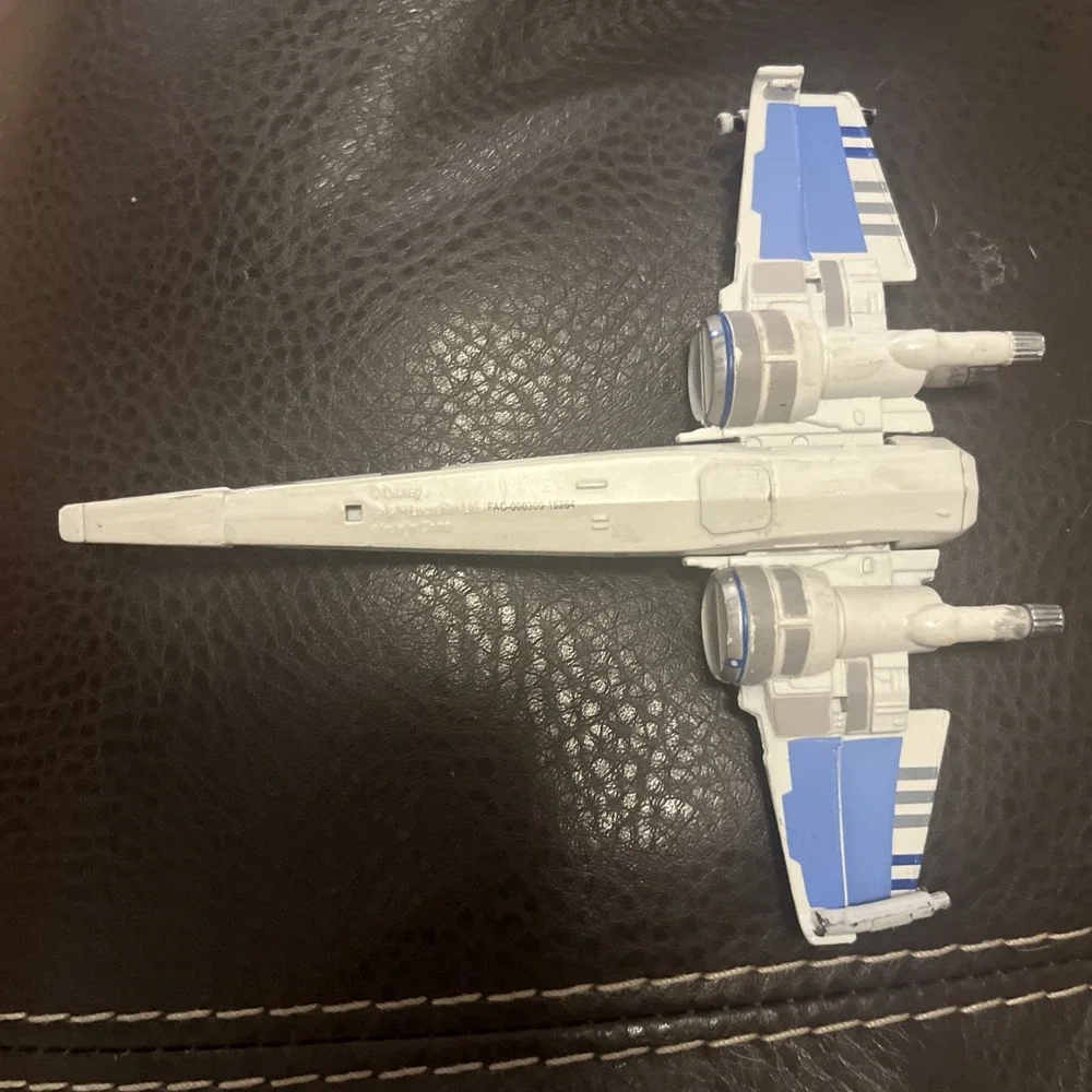 Disney Star Wars The Force Awakens Resistance X-Wing Fighter Diecast Vehicle‎